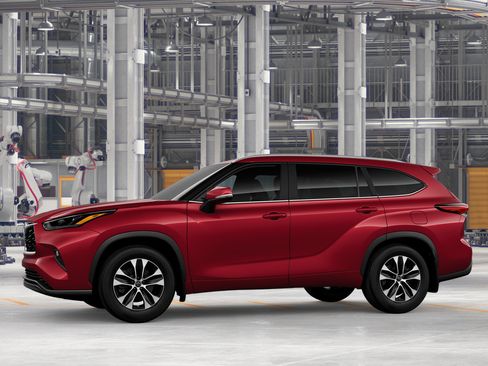 New 2026 Toyota Highlander XLE AWD/4WD image 3