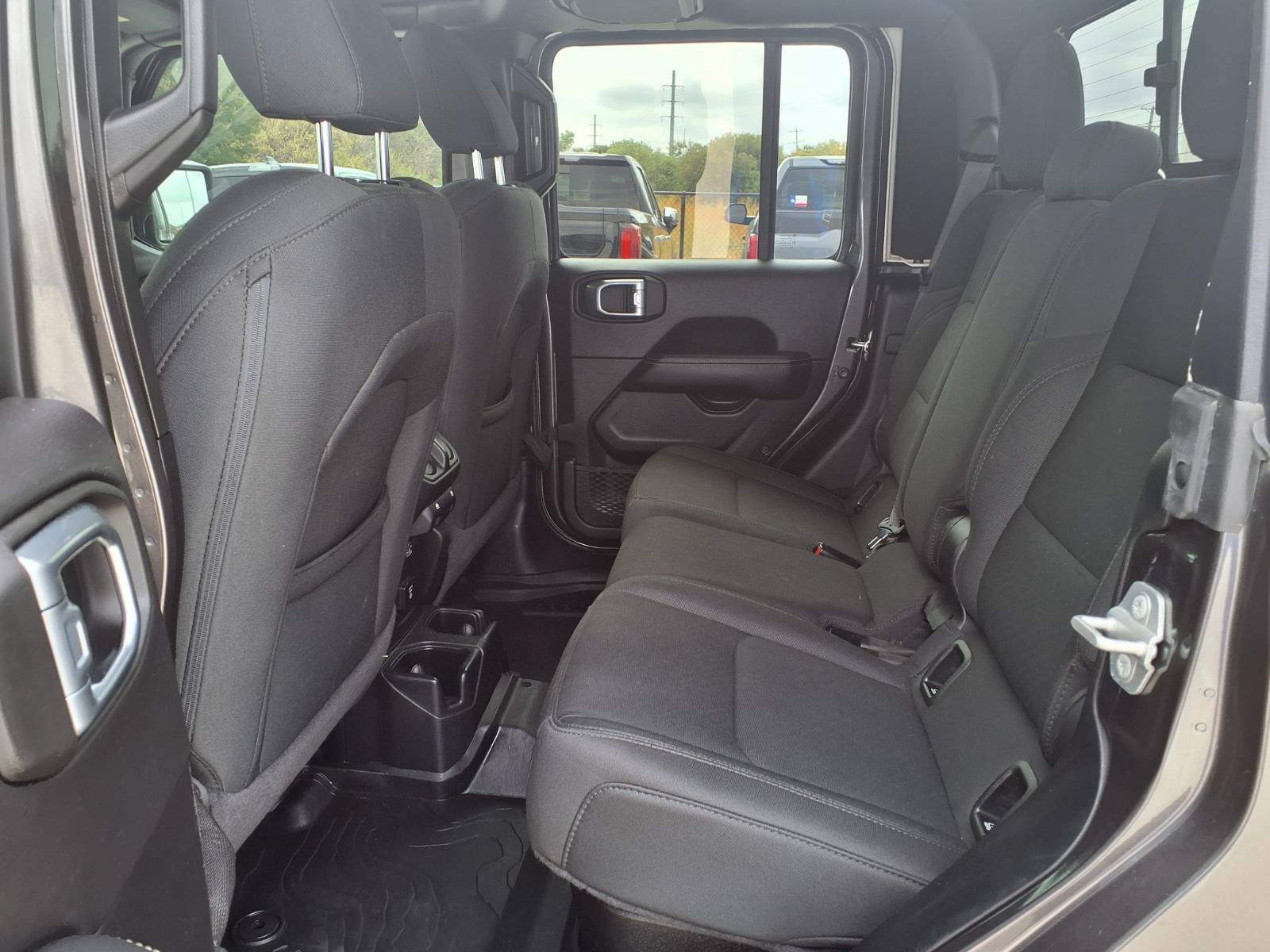 Used 2021 Jeep Gladiator Overland AWD/4WD image 25
