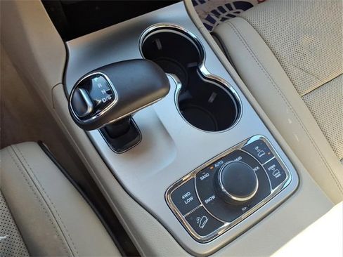 Used 2014 Jeep Grand Cherokee Overland w/ Advanced Technology Group image 20