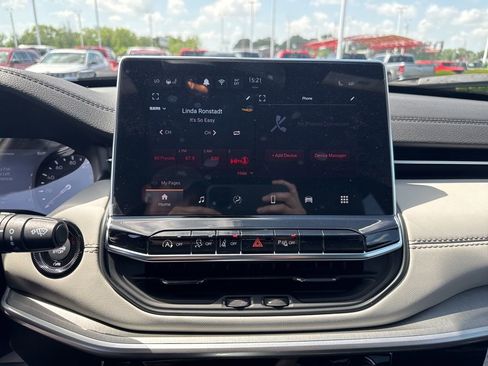 New 2025 Jeep Compass Limited w/ Sun & Sound Group image 15