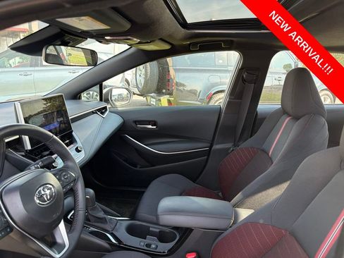 Used 2025 Toyota Corolla SE w/ SE Premium Package FWD image 7