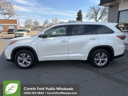 Used 2015 Toyota Highlander XLE image 8