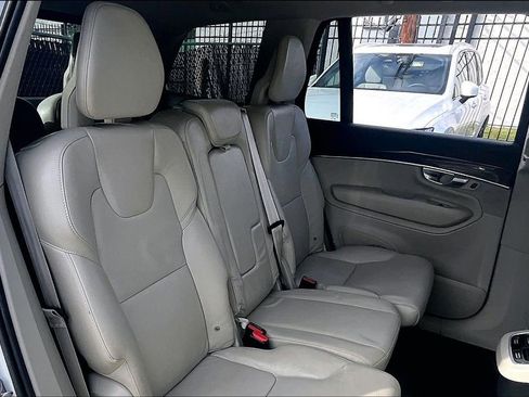 Used 2019 Volvo XC90 T6 Momentum w/ Protection Package Premier image 35