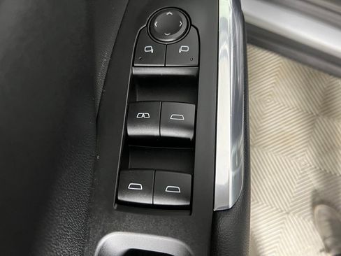 Certified 2024 Chevrolet Traverse LT w/ LPO, Floor Liner Package AWD/4WD image 17