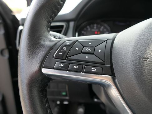 Used 2018 Nissan Rogue Sport SL w/ SL Premium Package FWD image 14