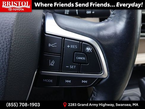 Used 2020 Toyota Highlander XLE image 30