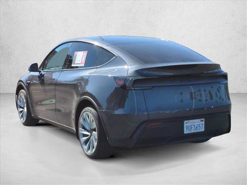 Used 2026 Tesla Model Y 2WD image 8