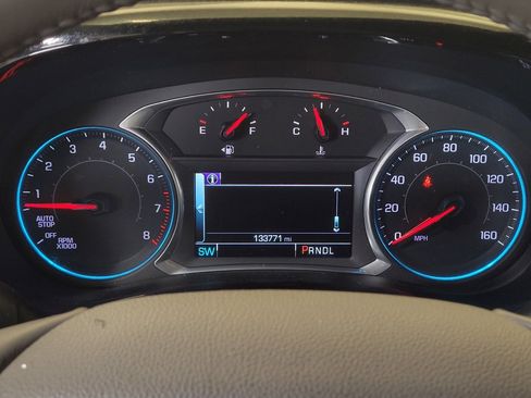 Used 2018 Chevrolet Traverse LT FWD image 23