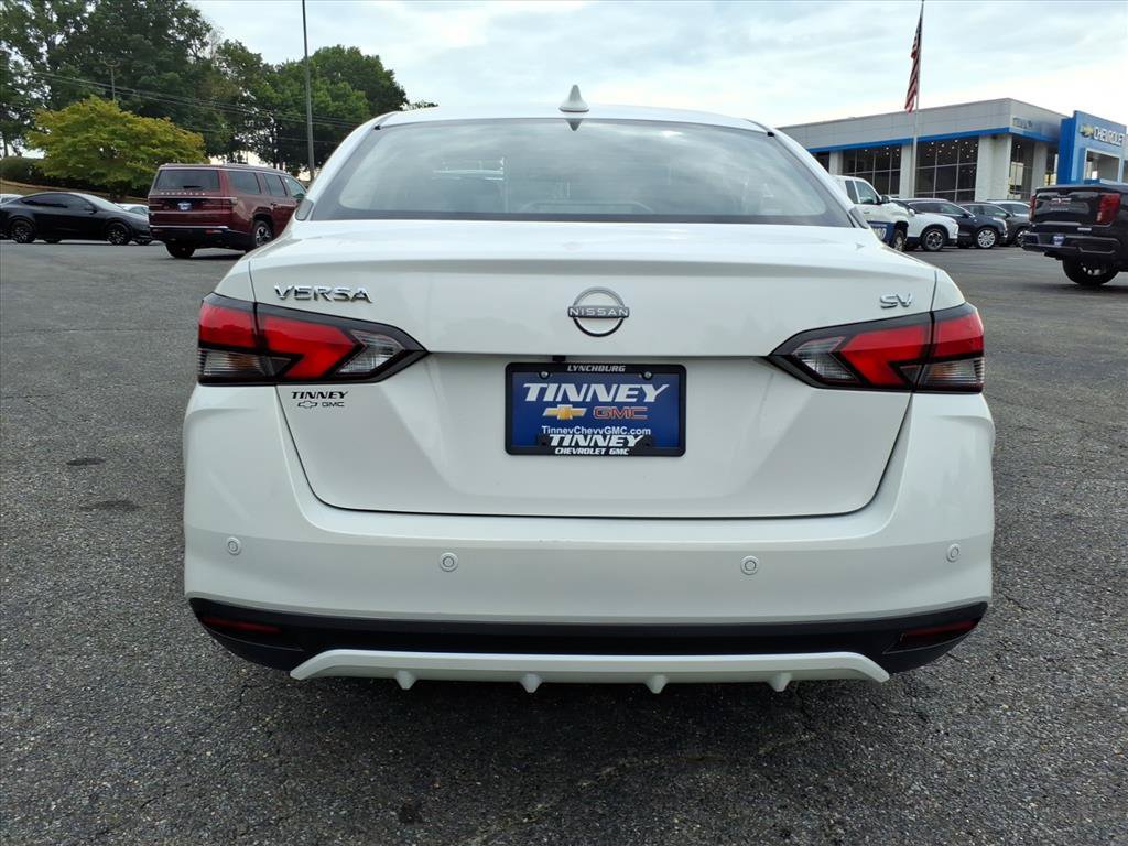 Used 2024 Nissan Versa SV FWD image 4