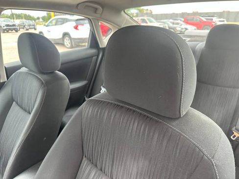 Used 2019 Nissan Sentra SV w/ Special Edition Package FWD image 3