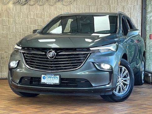 Used 2023 Buick Enclave Essence AWD/4WD image 2