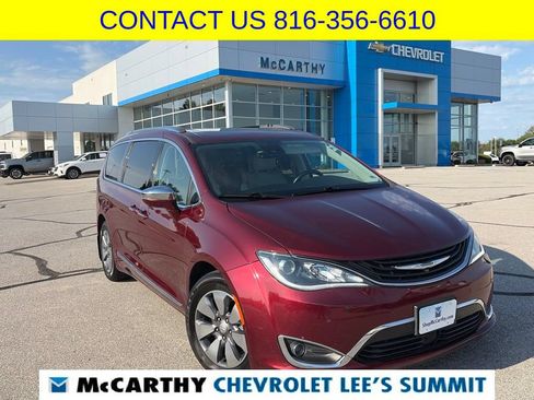 Used 2018 Chrysler Pacifica Limited w/ Advanced Safetytec Group FWD image 1