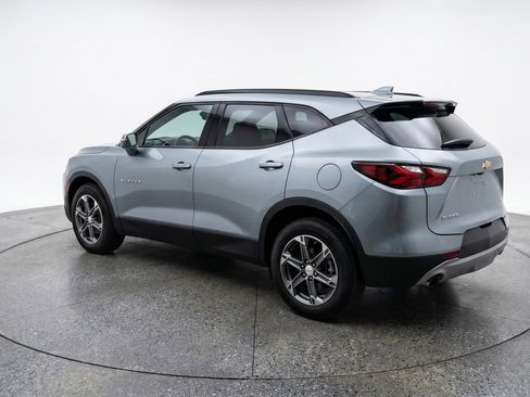 Used 2025 Chevrolet Blazer LT FWD image 6