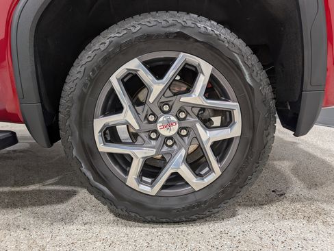 Used 2024 GMC Sierra 1500 SLT w/ SLT Premium Plus Package image 12