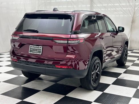 New 2025 Jeep Grand Cherokee Altitude image 7