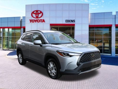 Used 2024 Toyota Corolla Cross LE AWD/4WD image 1