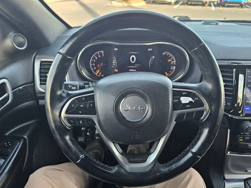 Used 2020 Jeep Grand Cherokee Laredo w/ Laredo X Package image 19