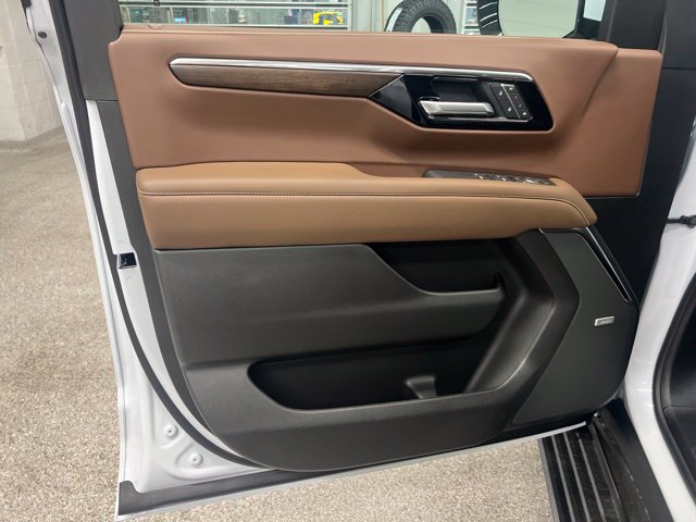 New 2026 Chevrolet Tahoe High Country AWD/4WD image 24