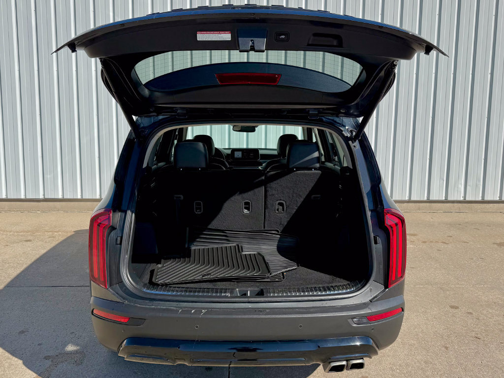 Used 2021 Kia Telluride SX w/ Nightfall Edition Package AWD/4WD image 17