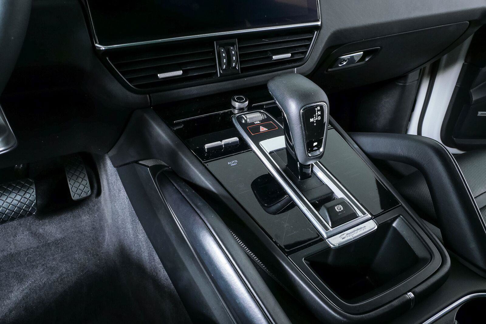 Certified 2023 Porsche Cayenne AWD/4WD image 18