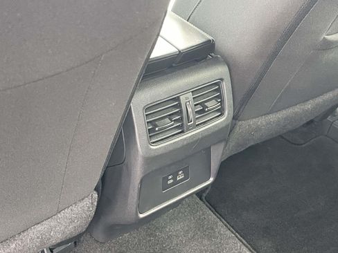 Used 2023 Nissan Rogue SV FWD image 11