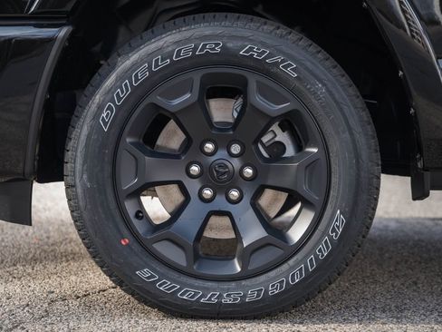 New 2026 RAM 1500 4x4 Crew Cab image 21