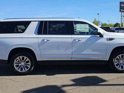 New 2026 GMC Yukon XL Denali w/ Sun & Power Step Package AWD/4WD image 10