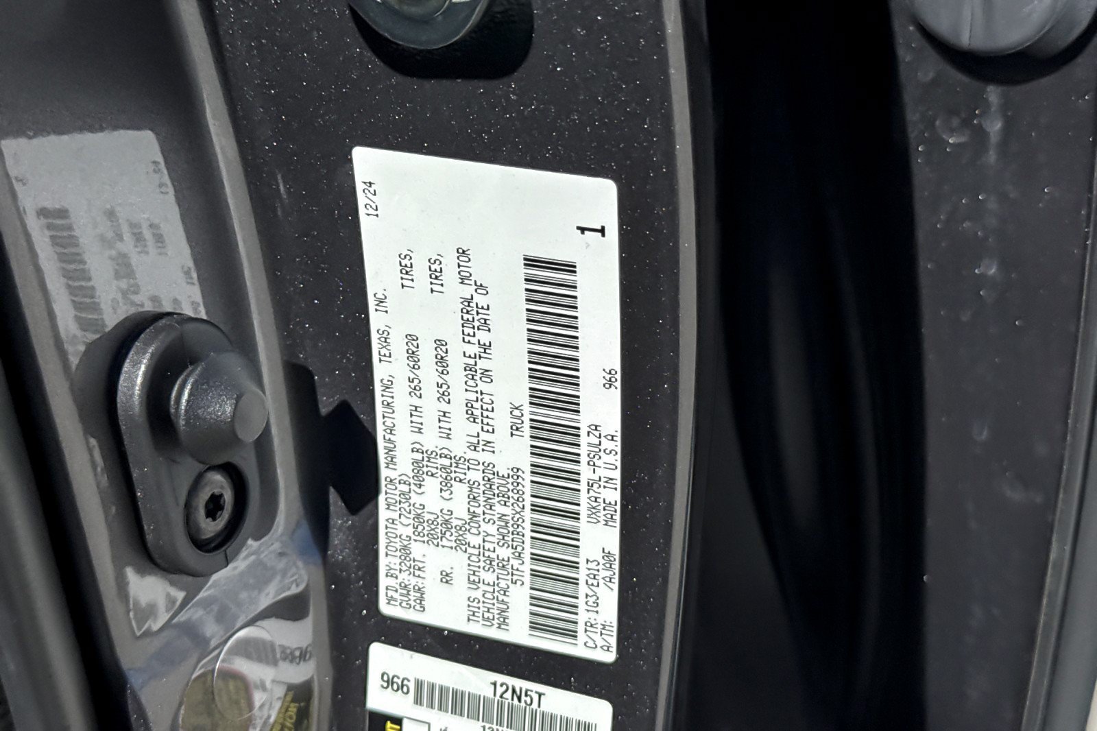 Used 2025 Toyota Tundra Limited AWD/4WD image 26