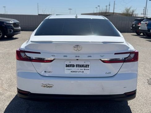 Used 2025 Toyota Camry LE w/ Convenience Package image 5