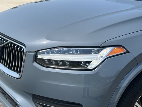 Used 2023 Volvo XC90 B5 Core AWD/4WD image 12