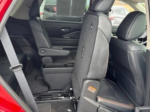 Certified 2023 Nissan Pathfinder Platinum AWD/4WD image 22