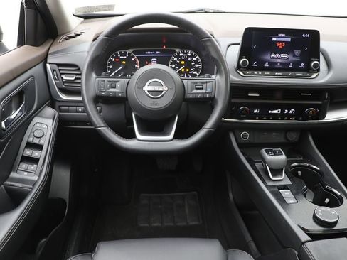 Used 2023 Nissan Rogue SV w/ SV Premium Package image 12