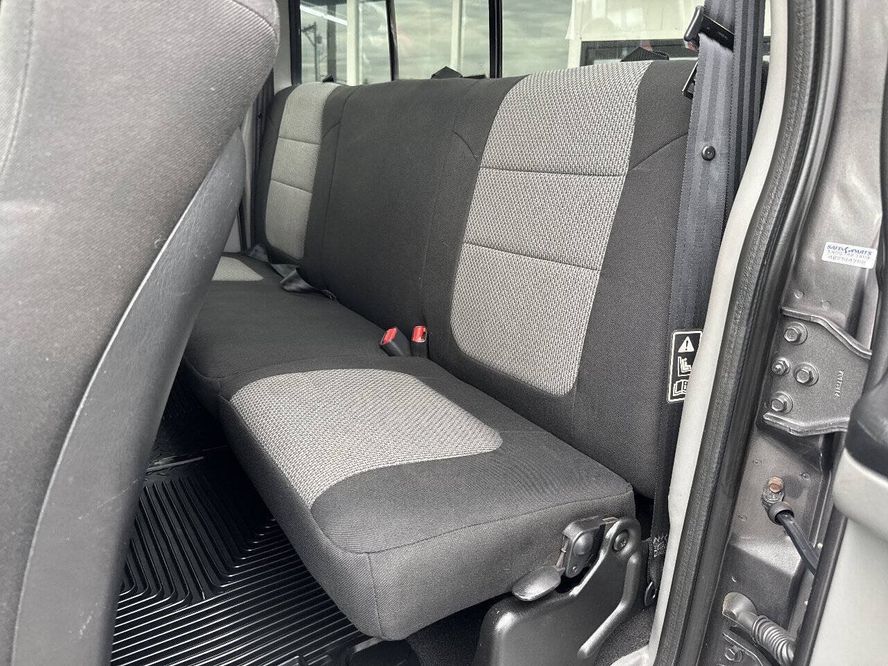 Used 2004 Ford F350 XLT AWD/4WD image 23