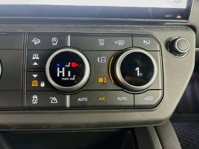 Used 2026 Land Rover Defender 110 S AWD/4WD image 18