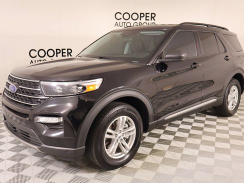 Used 2023 Ford Explorer XLT w/ Equipment Group 202A AWD/4WD image 10