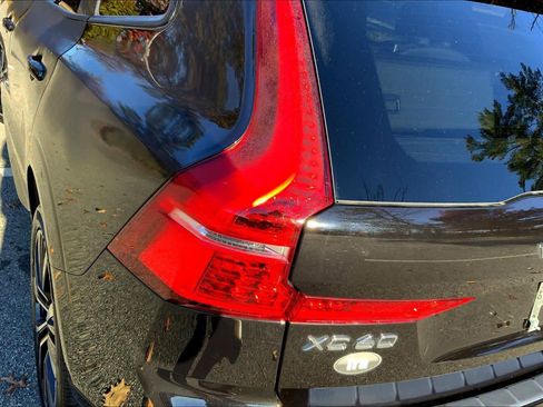 Used 2023 Volvo XC60 T8 Plus w/ Climate Package image 27