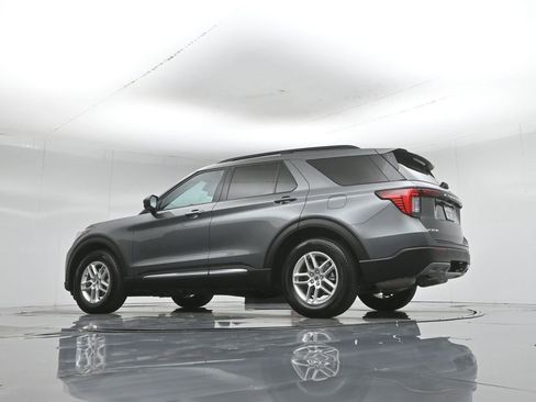 Used 2025 Ford Explorer Active w/ Active Comfort Package RWD image 54