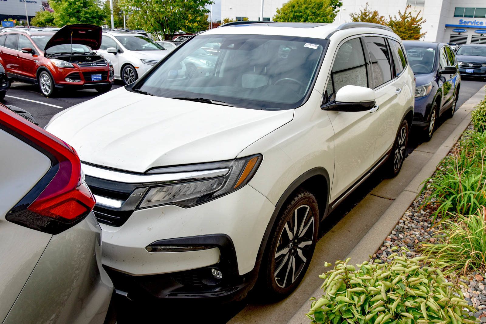 Used 2019 Honda Pilot Touring image 1