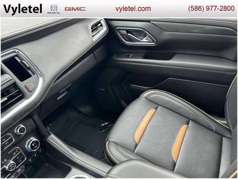 Used 2023 GMC Yukon XL AT4 image 34