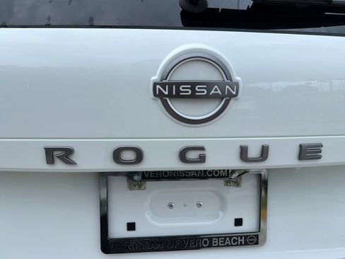 Certified 2024 Nissan Rogue S FWD image 9