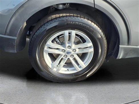 Used 2023 Ford Explorer XLT w/ Equipment Group 202A image 9