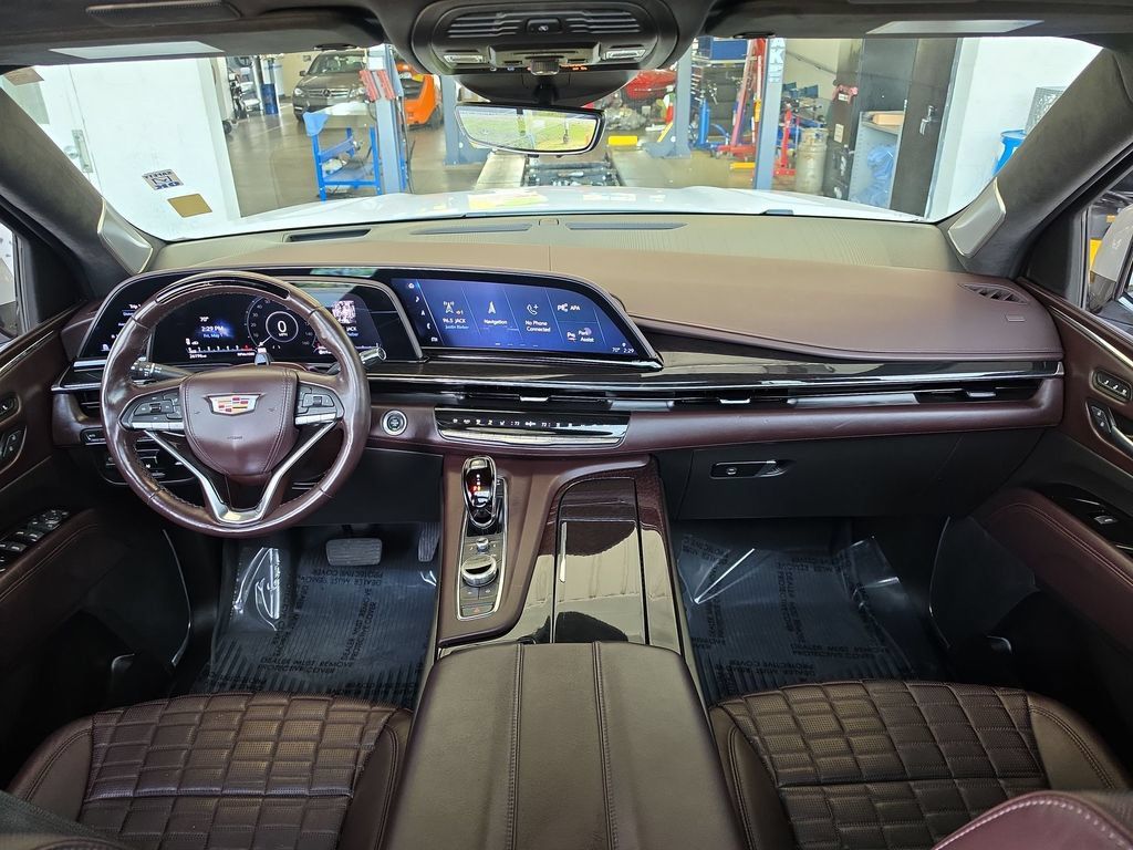 Certified 2024 Cadillac Escalade Sport Platinum w/ Heavy-Duty Trailer Package AWD/4WD image 26
