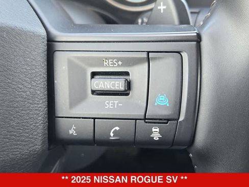 Used 2025 Nissan Rogue SV AWD/4WD image 24