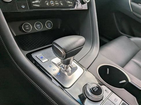 Used 2025 Genesis G70 2.5T RWD image 17