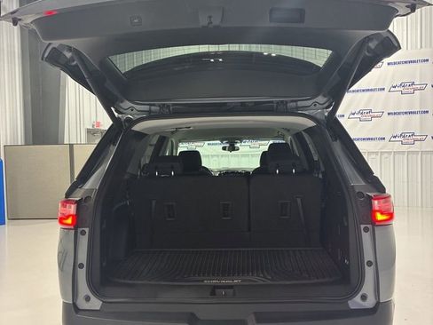 Used 2020 Chevrolet Traverse LT image 40