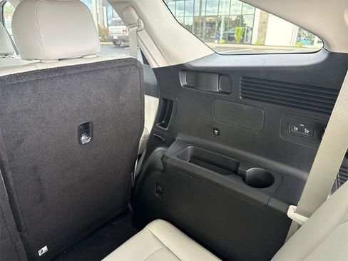 New 2025 Kia Sorento S image 32