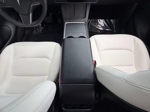 Used 2022 Tesla Model Y Long Range AWD/4WD image 47