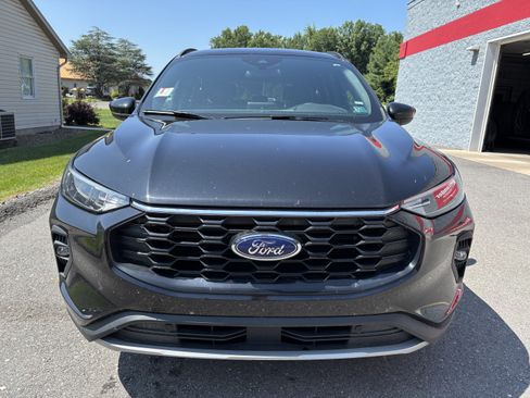 Used 2025 Ford Escape ST-Line Select AWD/4WD image 9
