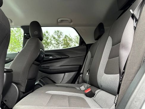 Used 2025 Chevrolet TrailBlazer LT w/ Driver Confidence Package FWD image 13