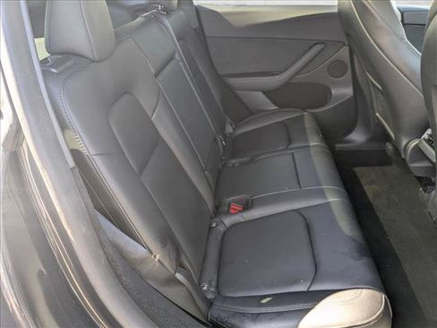Used 2024 Tesla Model Y Long Range AWD/4WD image 19